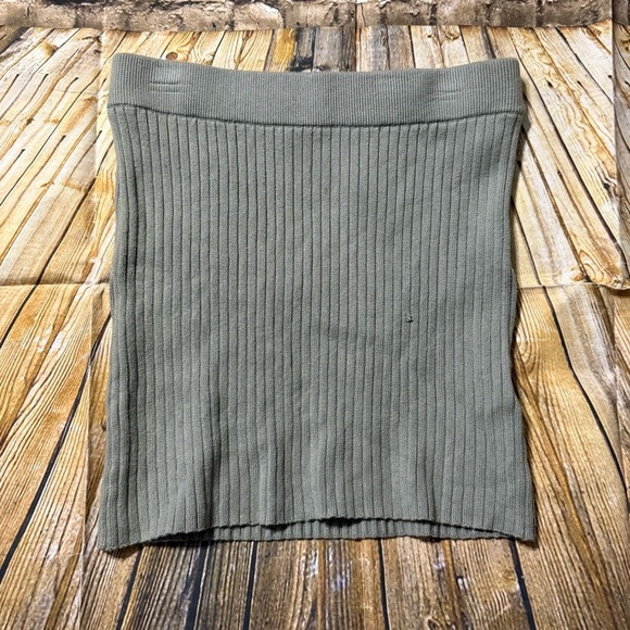 NWT Abercrombie & Fitch Sage Green Ribbed Stretch Pull On Skirt - Picture 1 of 5